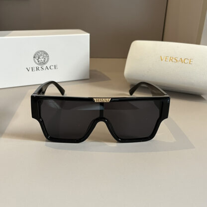 Versace fashion trend sunglasses - Image 3