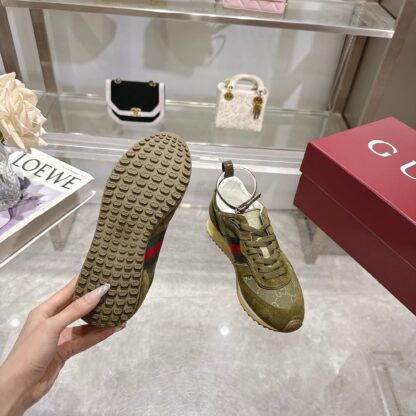 Gucci removable and adjustable ankle strap sneakers - Image 3