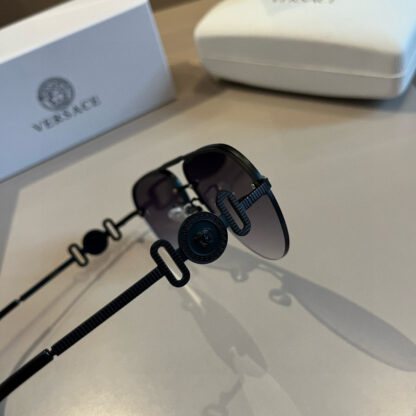 Versace fashion trend sunglasses - Image 2