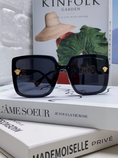 Versace fashion trend sunglasses - Image 2