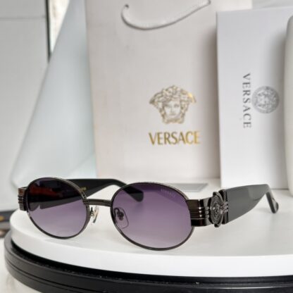 Versace fashion trend sunglasses - Image 2