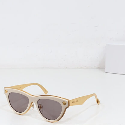 Versace fashion trend sunglasses - Image 2