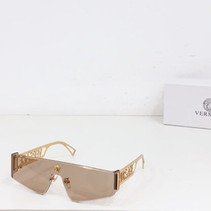 Versace fashion trend sunglasses - Image 2