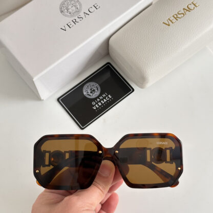 Versace fashion trend sunglasses - Image 2