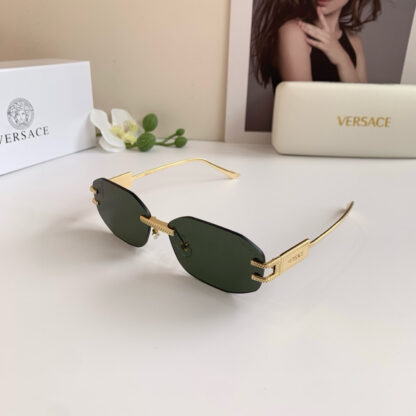 Versace fashion trend sunglasses - Image 2
