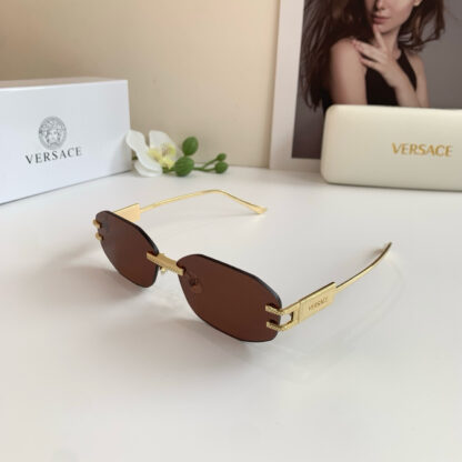 Versace fashion trend sunglasses - Image 2