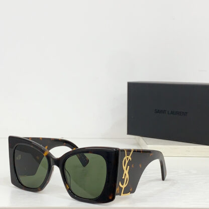 Yves Saint Laurent fashion sunglasses - Image 2