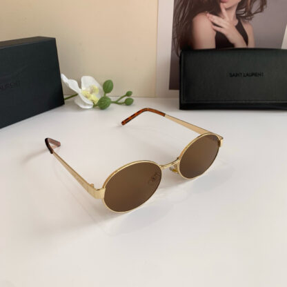 Yves Saint Laurent fashion sunglasses - Image 2