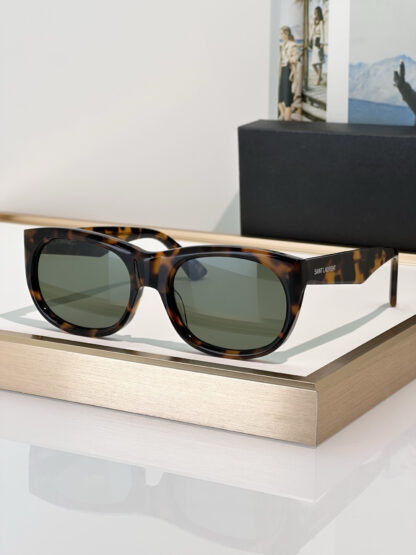 Yves Saint Laurent fashion sunglasses - Image 2