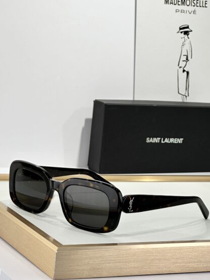 Yves Saint Laurent fashion sunglasses - Image 3