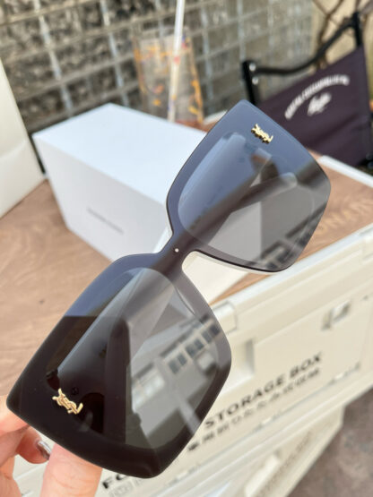 Yves Saint Laurent fashion sunglasses - Image 2