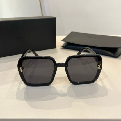 Yves Saint Laurent fashion sunglasses - Image 3
