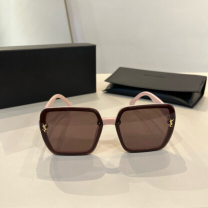 Yves Saint Laurent fashion sunglasses - Image 3