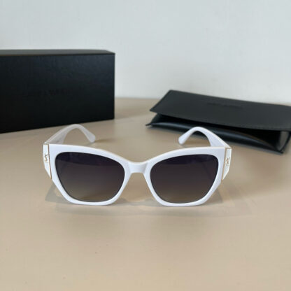 Yves Saint Laurent fashion sunglasses - Image 3
