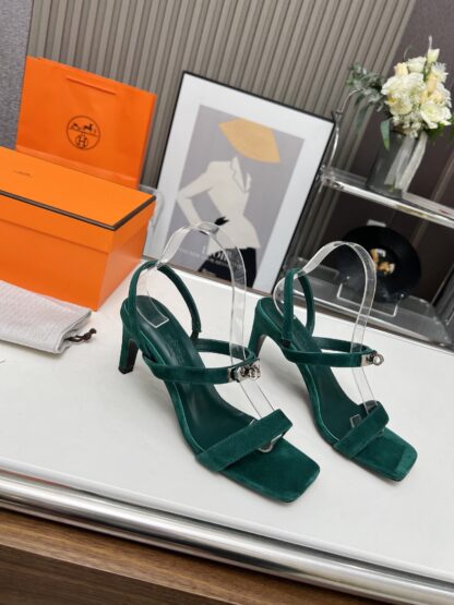 Hermès handmade stiletto sandals in dark green - Image 2