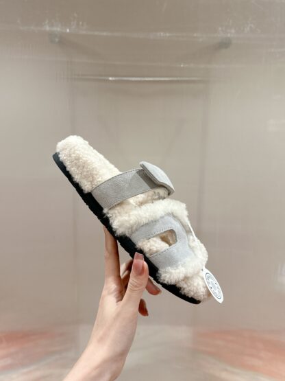 Hermès autumn and winter must-have stylish and comfortable apricot gray wool slippers - Image 2