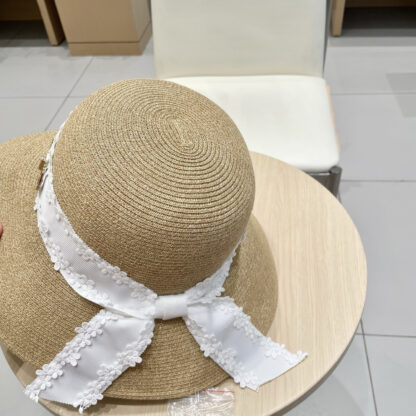 Dior simple and stylish bucket hat - Image 3