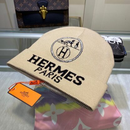Hermès Autumn and Winter Fashion Cashmere Knitted Beanie - Image 2