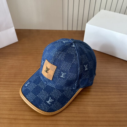 Louis Vuitton lightweight breathable baseball cap for men and women - Image 2