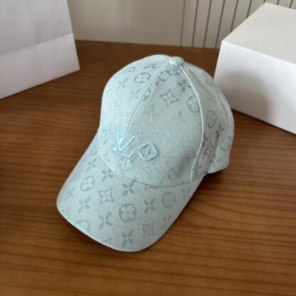 Louis Vuitton lightweight breathable baseball cap for men and women - Image 2