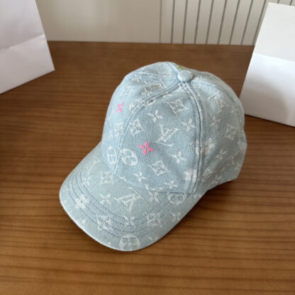 Louis Vuitton lightweight breathable baseball cap for men and women - Image 2