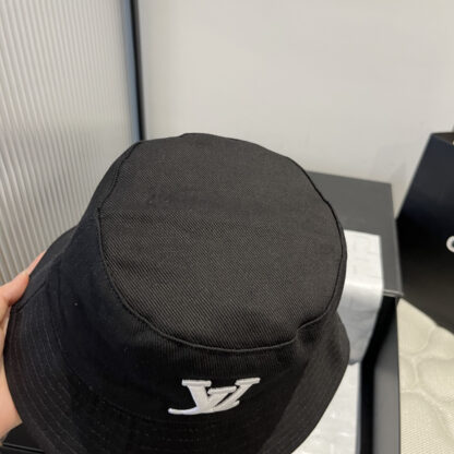 Louis Vuitton double-sided bucket hat - Image 2