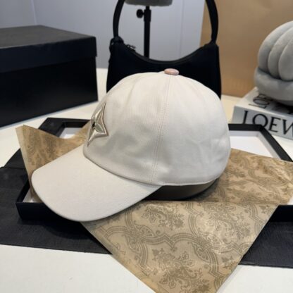 Louis Vuitton jacquard craftsmanship depicts the full-body Monogram pattern baseball cap - Image 2