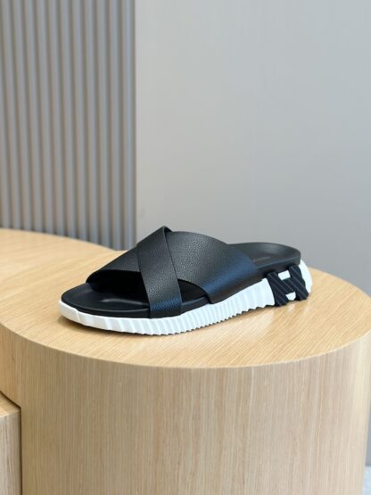 Hermès men's black and white color matching cross ultra-light and comfortable slippers - Image 2