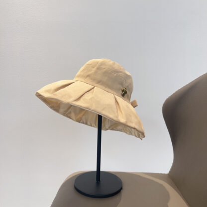 Louis Vuitton's new smooth waterproof foldable bucket hat - Image 2