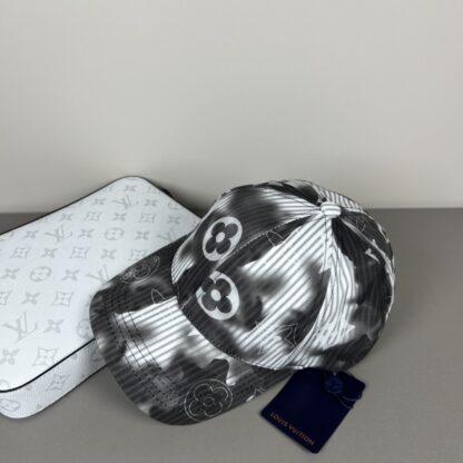 Louis Vuitton Unisex Baseball Cap - Image 2