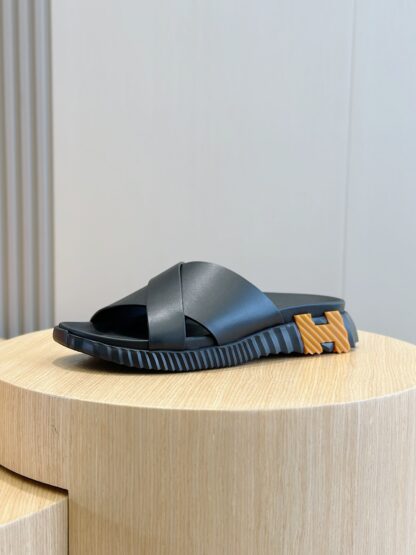 Hermès Black Men's Cross Ultra Light Comfort Slippers - Image 2
