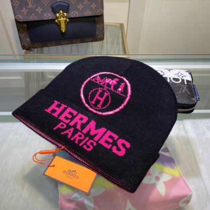 Hermès Warm Wool Knitted Hat - Image 2