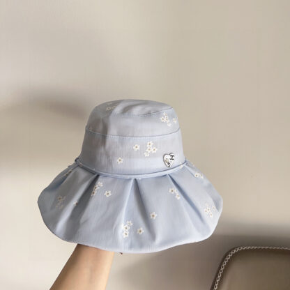 Chanel floral simple bucket hat - Image 2