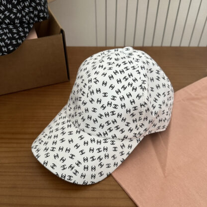 Chanel Classic Casual Baseball Cap - Image 2