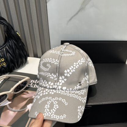 Chanel Classic Casual Baseball Cap - Image 2