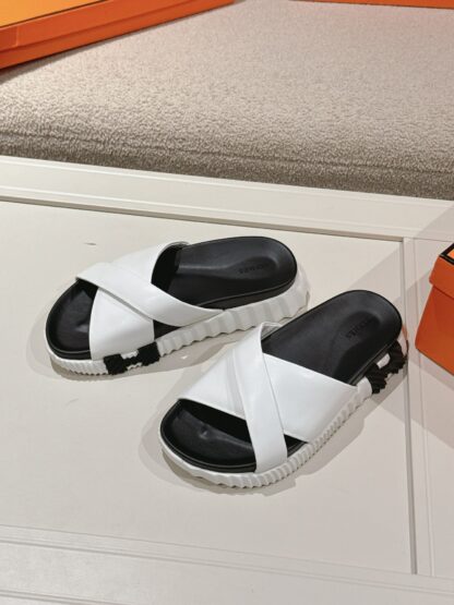 Hermes white and black color matching soft and comfortable casual cross-over slippers - Image 2