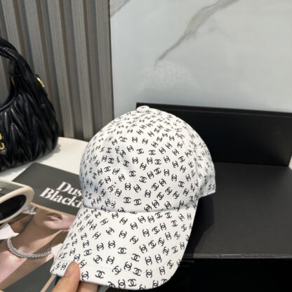 Chanel Classic Casual Baseball Cap - Image 2