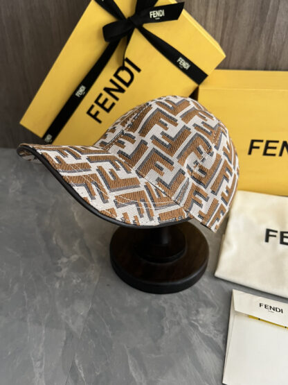 Fendi classic baseball cap - Image 3