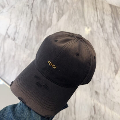 Fendi stylish simple baseball cap - Image 3