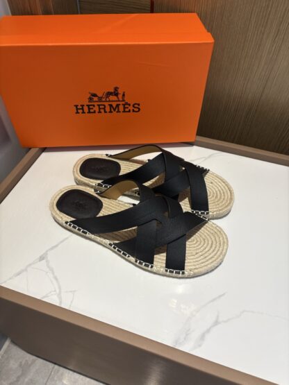 Hermès men's versatile, comfortable, non-slip black casual slippers - Image 2