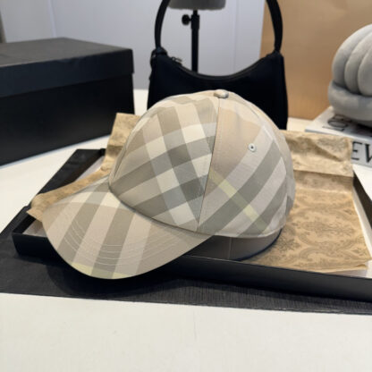 Burberry Simple Fashion Baseball Cap - Image 3