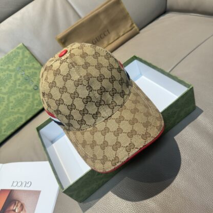 Gucci baseball cap for men and women - Image 2