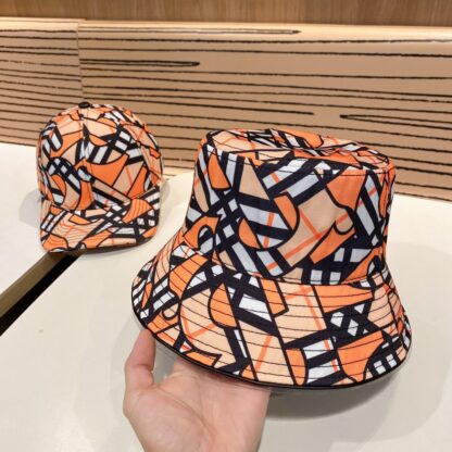 Burberry Classic Casual Fashion Bucket Hat - Image 3