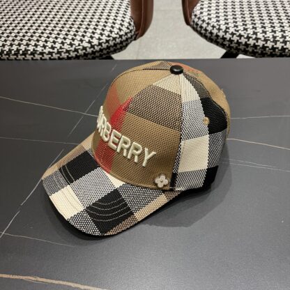 Burberry stylish plaid baseball cap - Image 3