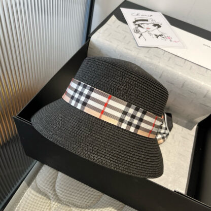 Burberry Bucket Hat Sunshade - Image 3