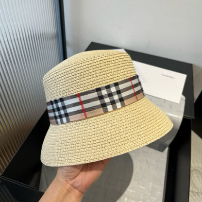 Burberry Bucket Hat Sunshade - Image 3