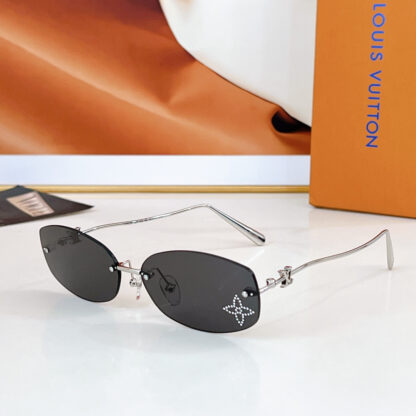 LOUIS VUITTON Fashion Sunglasses - Image 3