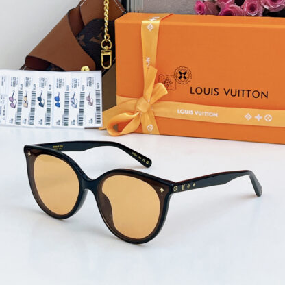 LOUIS VUITTON Fashion Sunglasses - Image 3