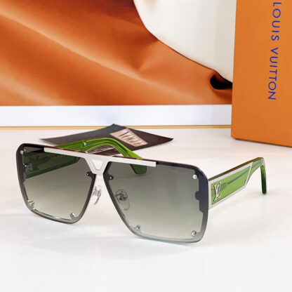 LOUIS VUITTON Fashion Sunglasses - Image 3