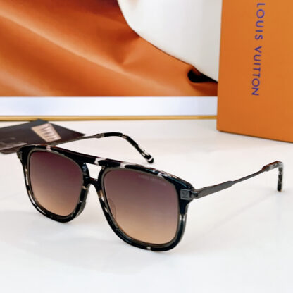 LOUIS VUITTON Fashion Sunglasses - Image 3